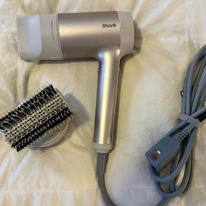 Shark HyperAir Blowdryer + attachments